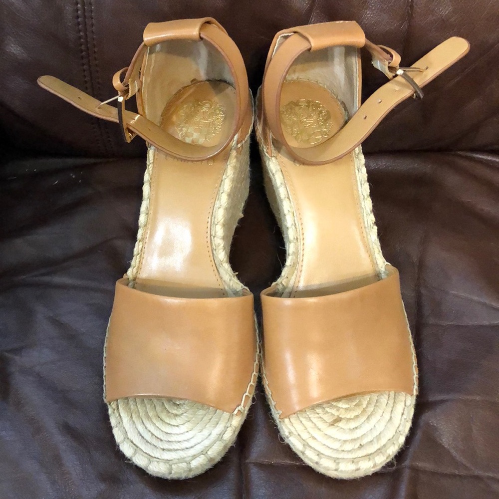 EUC Vince Camuto Espadrilles. Size 9